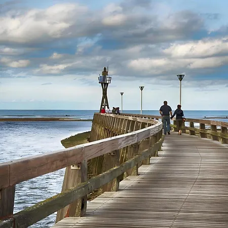 アパート Appt Rez-de-jardin クルル・シュル・メール