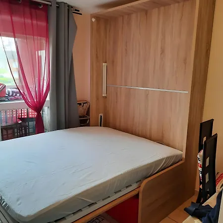 Apartment Appt Rez-de-jardin