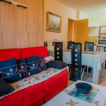 Apartment Appt Rez-de-jardin *